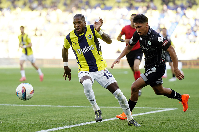 Fenerbahçe’den sürpriz transfer! Eski yıldız geri dönüyor