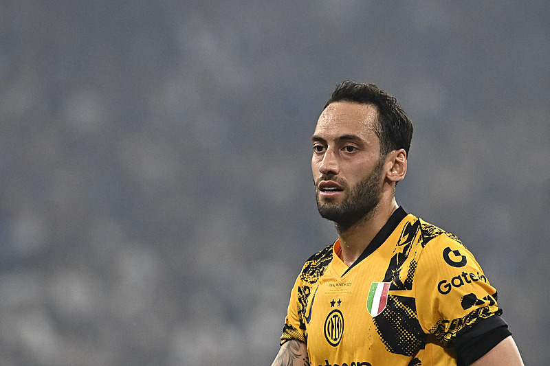 Galatasaray’da Dursun Özbek’ten flaş hamle! Hakan Çalhanoğlu’nun transferi için...
