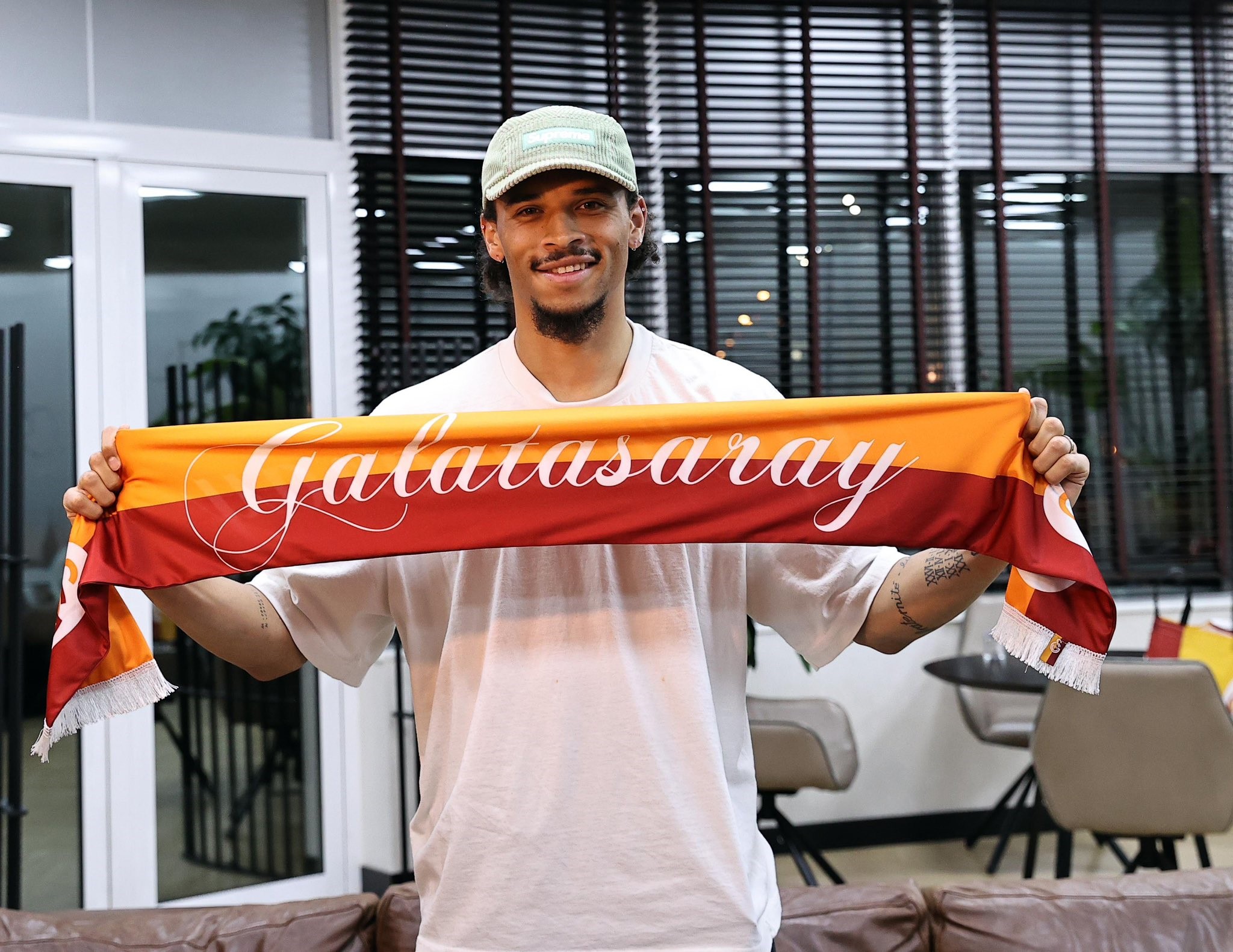 TRANSFER HABERİ: Mesut Özil’den Leroy Sane açıklaması! Galatasaray git dedi mi?