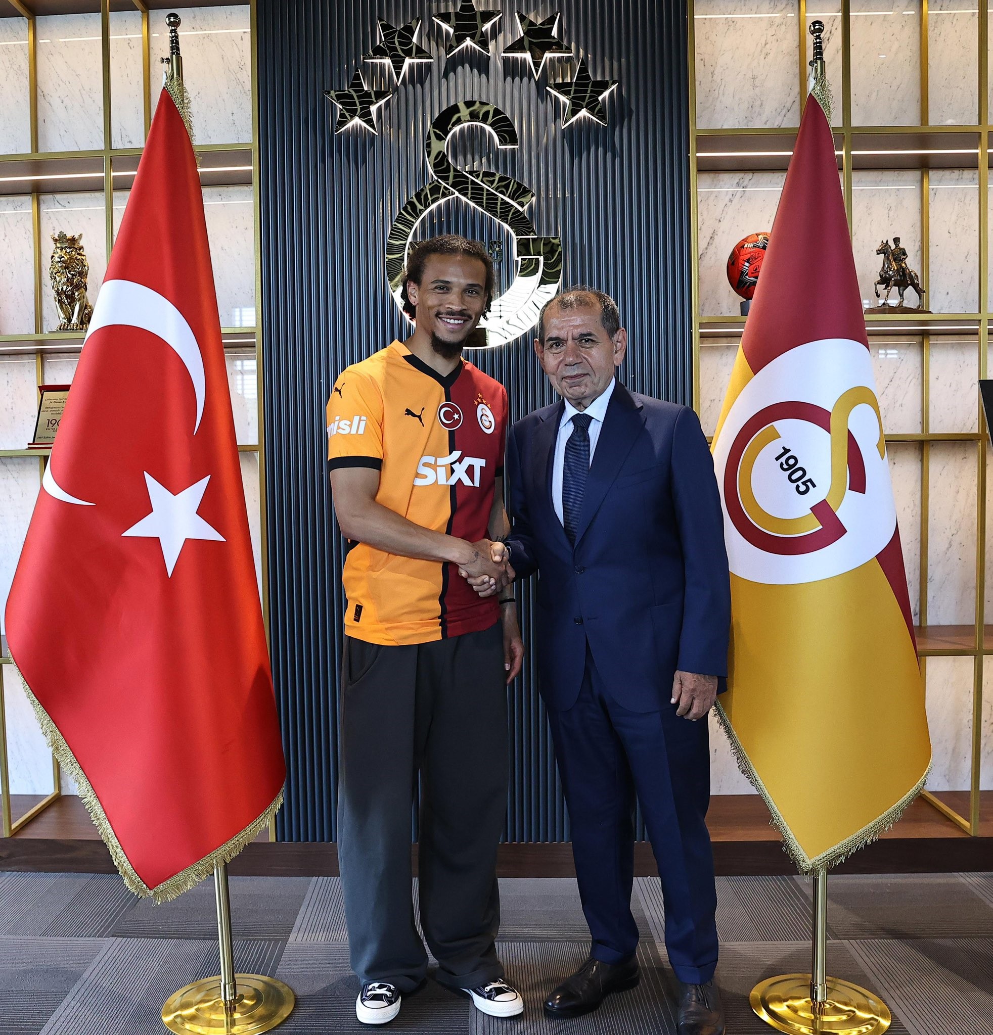 TRANSFER HABERİ: Mesut Özil’den Leroy Sane açıklaması! Galatasaray git dedi mi?