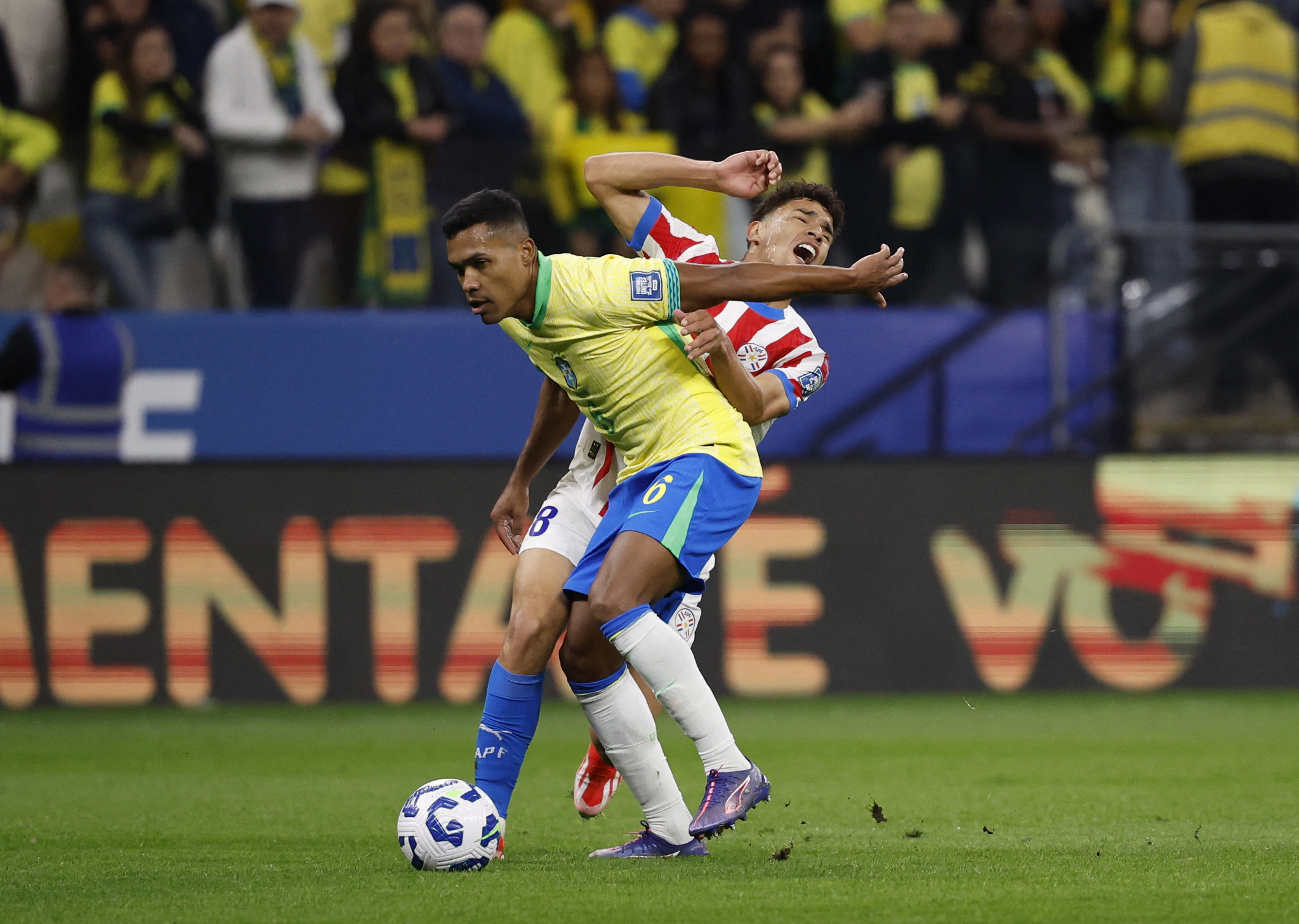 TRANSFER HABERİ: Fenerbahçe’den sol bek bombası! Maaşının iki katı teklif edilecek