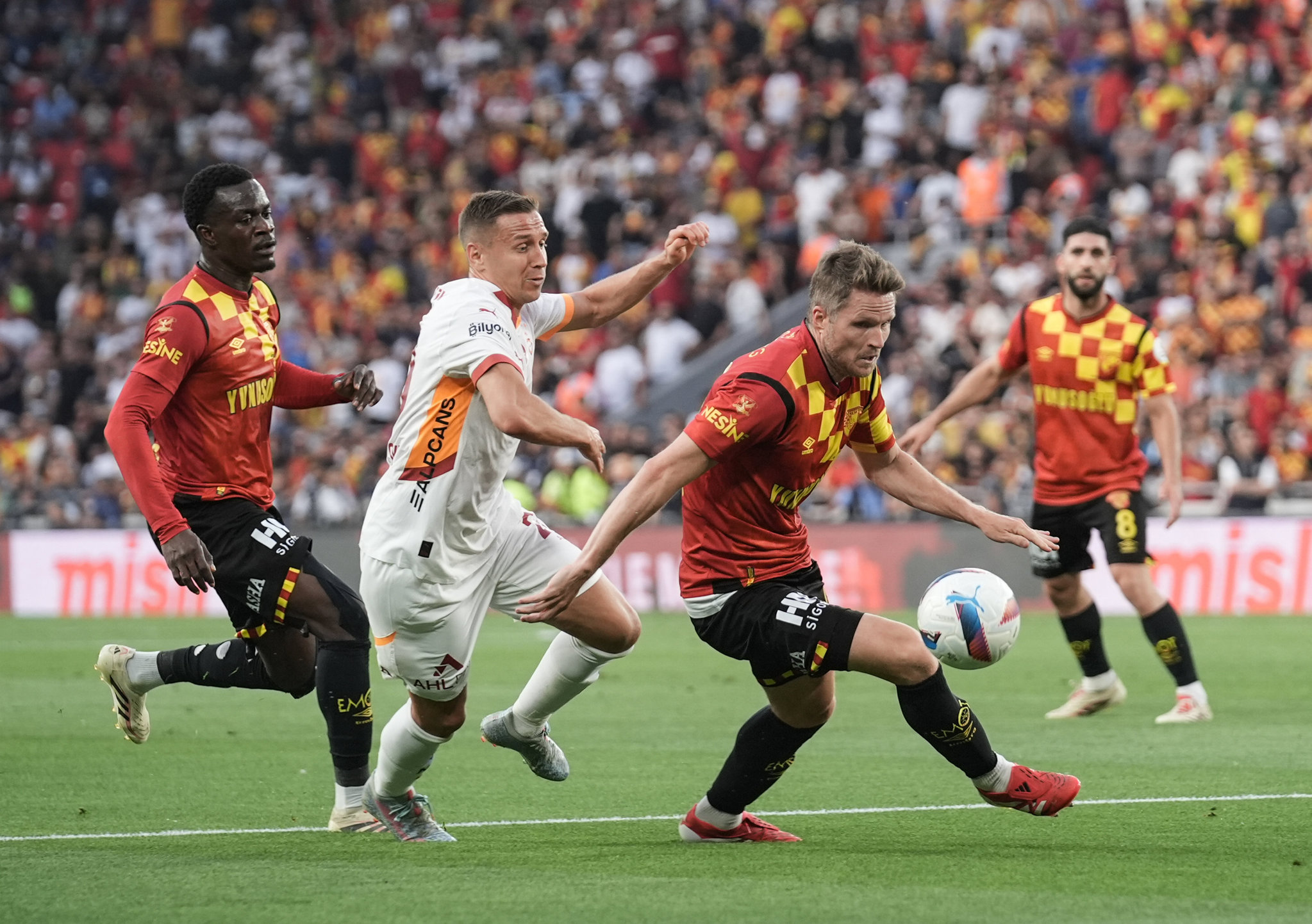 Galatasaray’a transferde Frankowski piyangosu!
