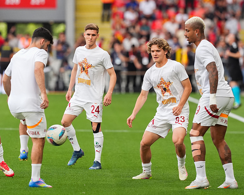 TRANSFER HABERLERİ | Galatasaray’da o futbolcu için resmi teklif yapıldı!