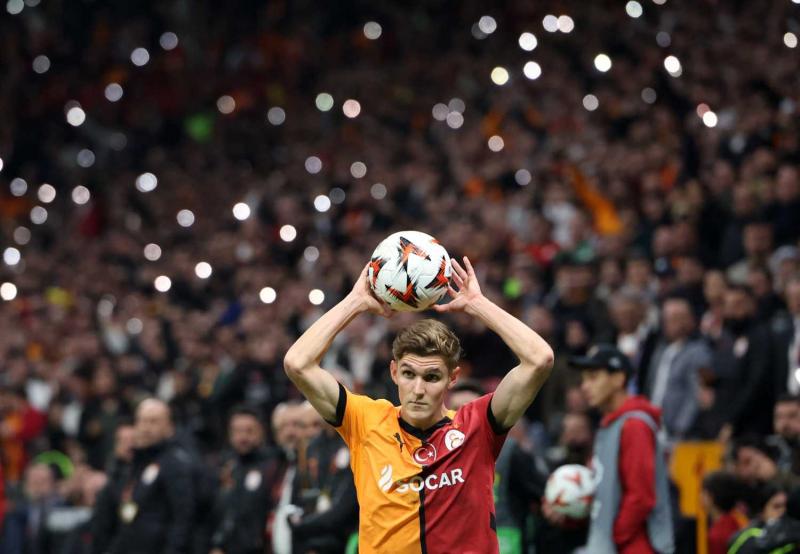 TRANSFER HABERLERİ | Galatasaray’da o futbolcu için resmi teklif yapıldı!