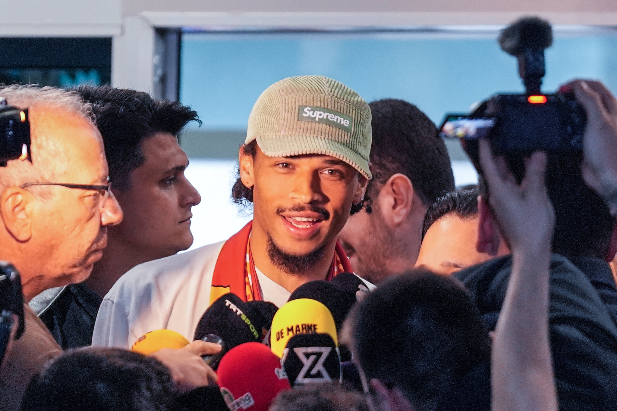TRANSFER HABERLERİ: Galatasaray’a Sane’den sonra bir dünya yıldızı daha! Menajeri haber bekliyor