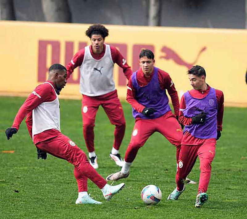 TRANSFER HABERLERİ | Galatasaray’da Cuesta’ya sürpriz talip!