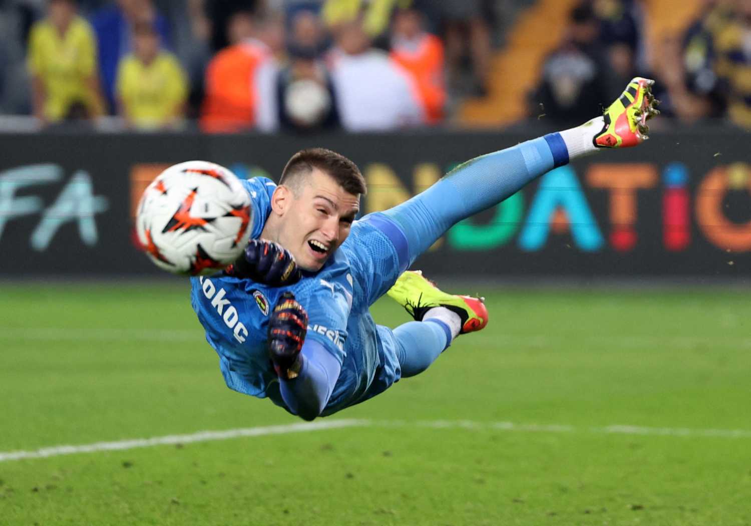 TRANSFER HABERİ: Fenerbahçe’de Livakovic’e 2 talip birden!