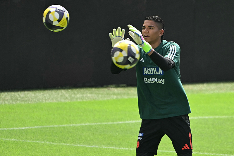 TRANSFER HABERİ: Galatasaray’ın kaleci transferinde Mondragon devreye girdi!