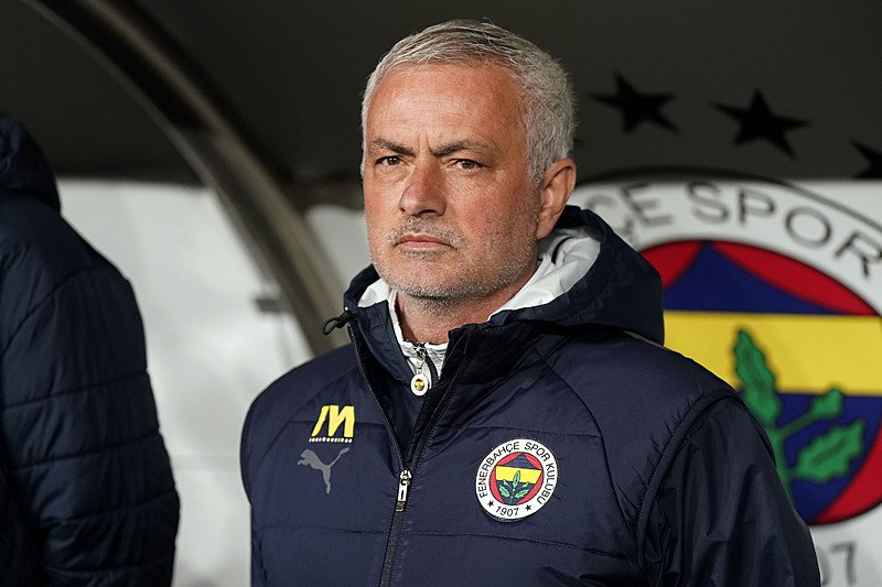 TRANSFER HABERİ | Fenerbahçe’nin orta sahasına İsviçre’den bir talip var!