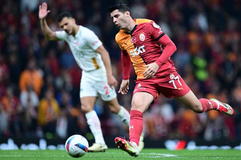 TRANSFER HABERLERİ | Galatasaray’da herkesi ters köşe eden forvet kararı!