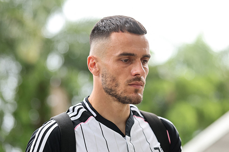 TRANSFER HABERİ: Fenerbahçe’den Kostic hamlesi! Yönetim kolları sıvadı