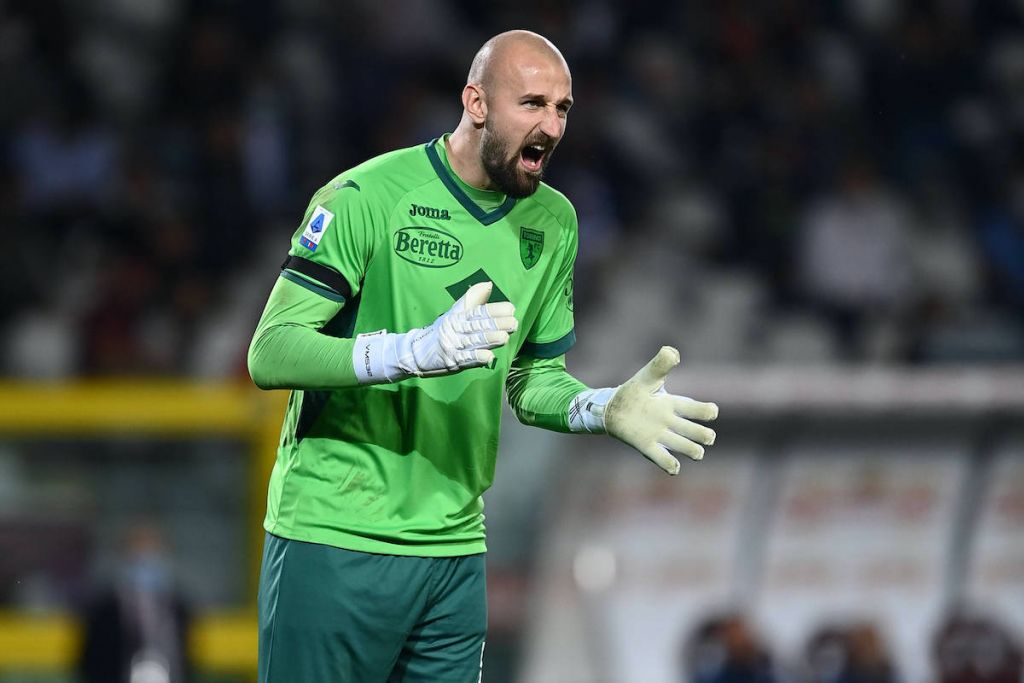 TRANSFER HABERLERİ: Fenerbahçe’ye çılgın kaleci! İtalya’da gündem olmuştu