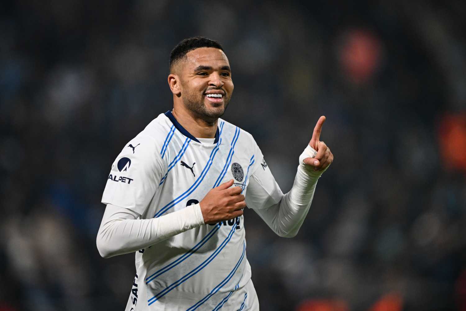 TRANSFER HABERİ: Fenerbahçe’de beklenmedik ayrılık! Yeni adresi Arabistan