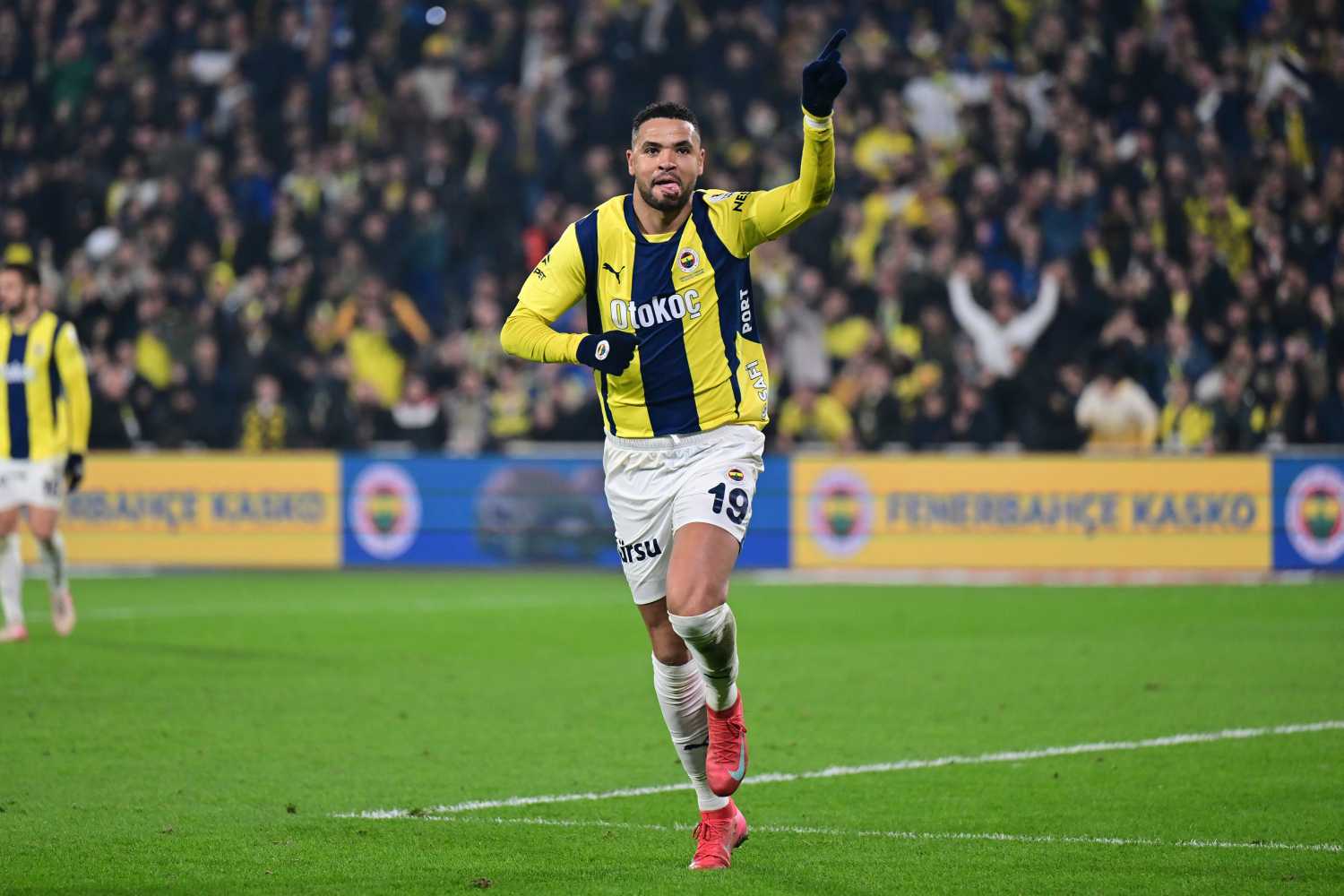 TRANSFER HABERİ: Fenerbahçe’de beklenmedik ayrılık! Yeni adresi Arabistan