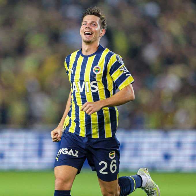 TRANSFER HABERİ: Fenerbahçe’de ayrılık! Kampa götürülmemişti