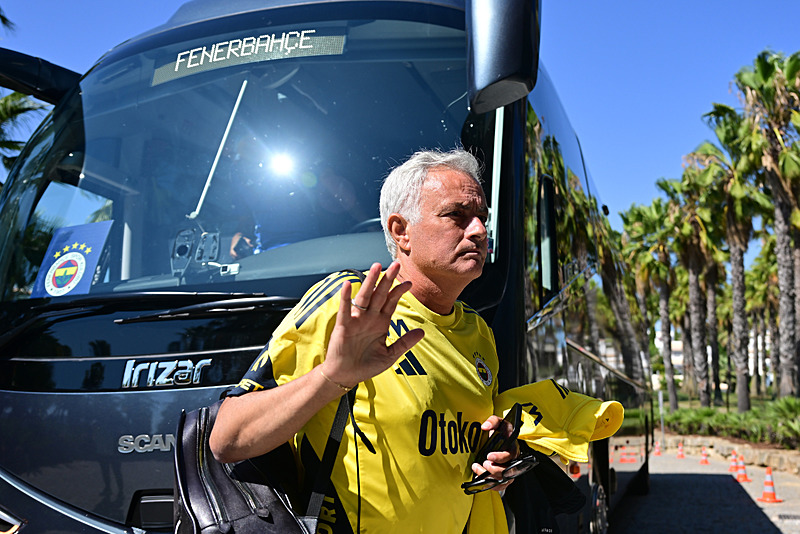 TRANSFER HABERİ: Fenerbahçe’de flaş ayrılık kararı! O isme takım aranıyor