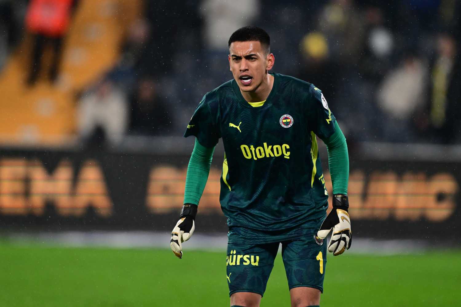 TRANSFER HABERİ: Fenerbahçe’de flaş ayrılık kararı! O isme takım aranıyor