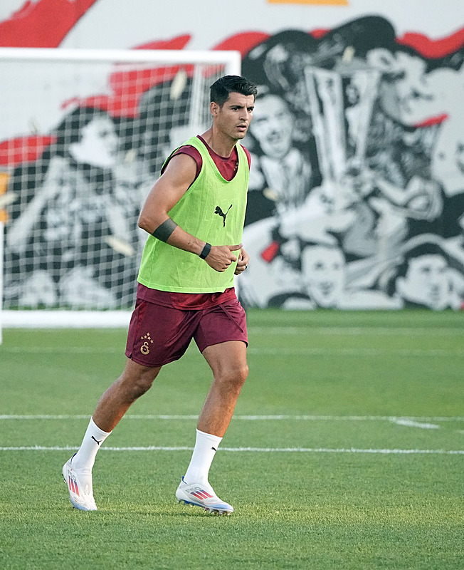 Galatasaraylı 2 yıldıza dev transfer teklifi!