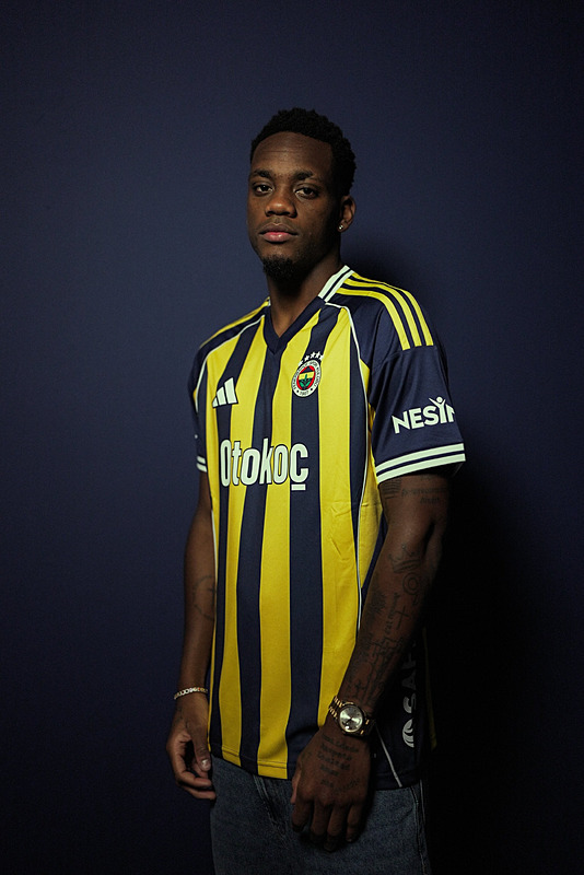 Fenerbahçe ilk hazırlık maçına çıkıyor! Jhon Duran forma giyecek mi?