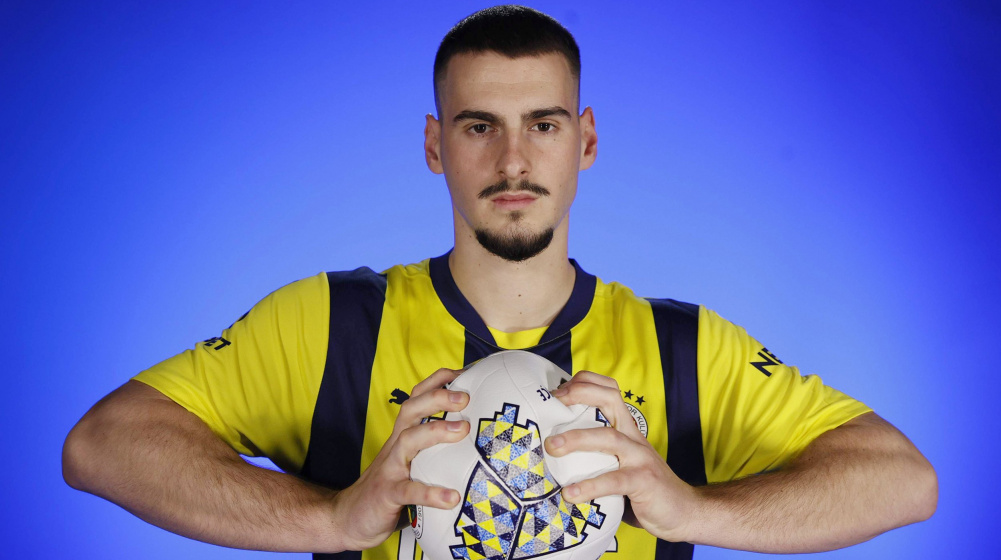 Fenerbahçe ilk hazırlık maçına çıkıyor! Jhon Duran forma giyecek mi?
