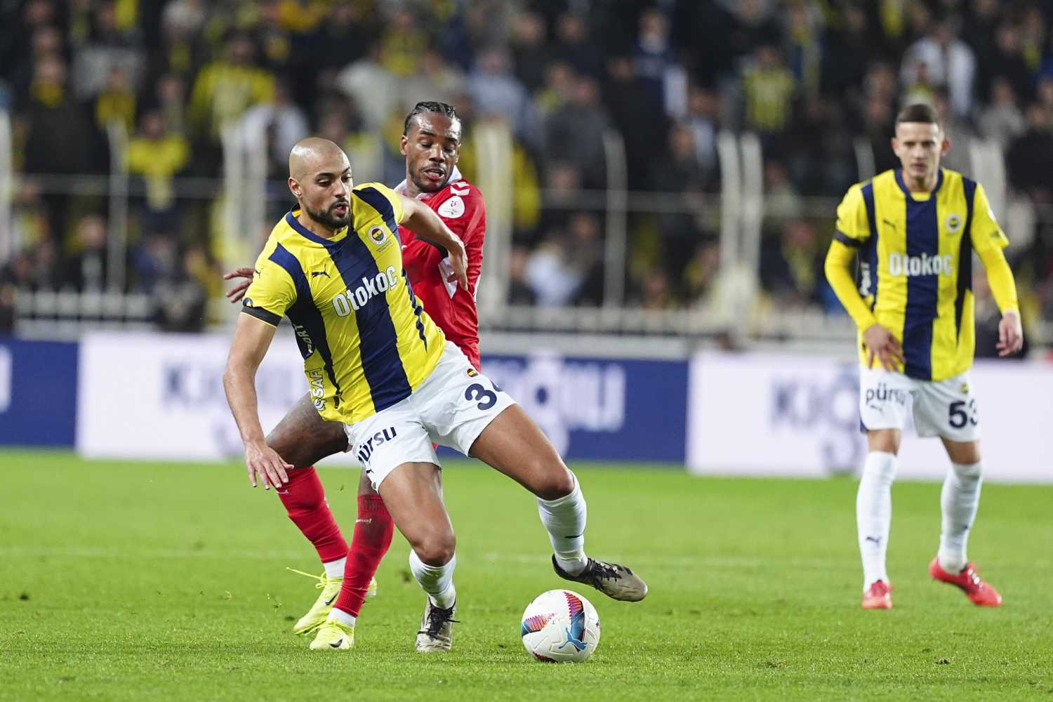 Fenerbahçe’de Amrabat sorunu!