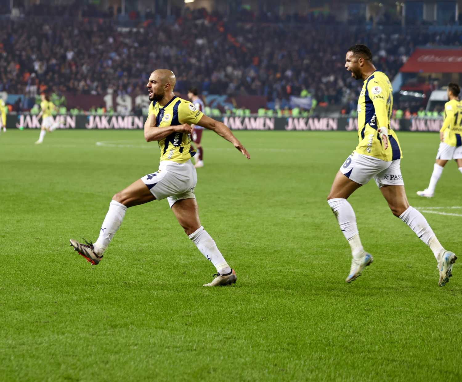 Fenerbahçe’de Amrabat sorunu!