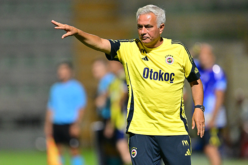 FENERBAHÇE TRANSFER HABERİ | Mourinho o yıldız hakkında kararını verdi! Beşiktaş’a gideceği iddia edilmişti