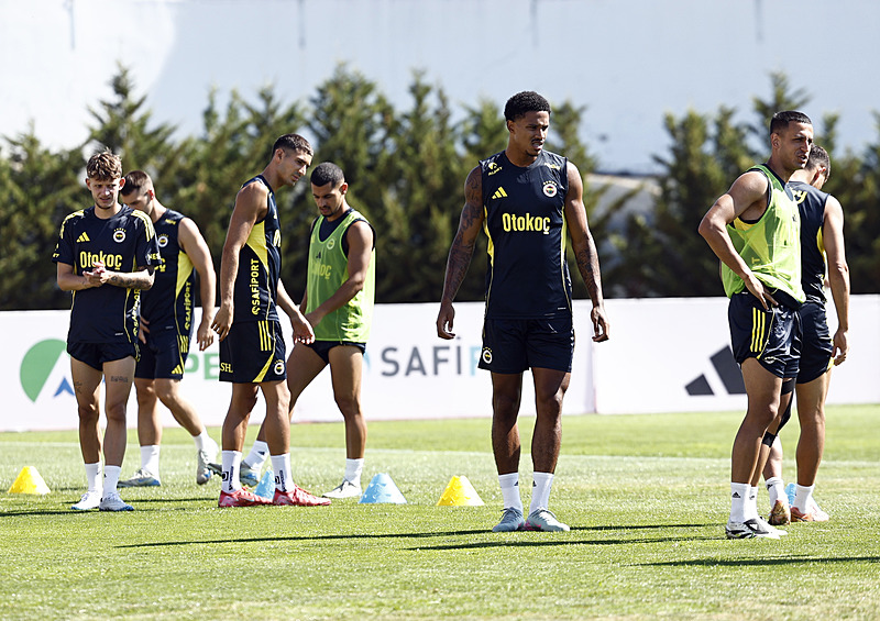 Fenerbahçe’de 6 futbolcuyla yollar ayrılacak! İşte o isimler