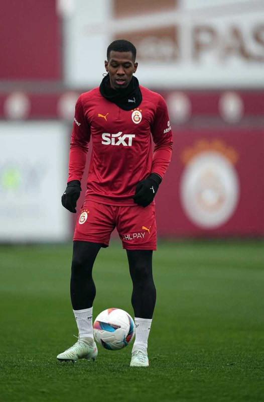 TRANSFER HABERLERİ| Galatasaray’da o isim için her teklif değerlendirilecek!