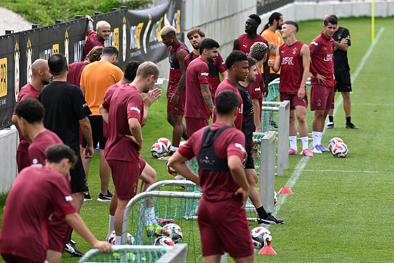 TRANSFER HABERLERİ | Galatasaray’da yıldız isim için sıraya girdiler! 4 kulüp birden...