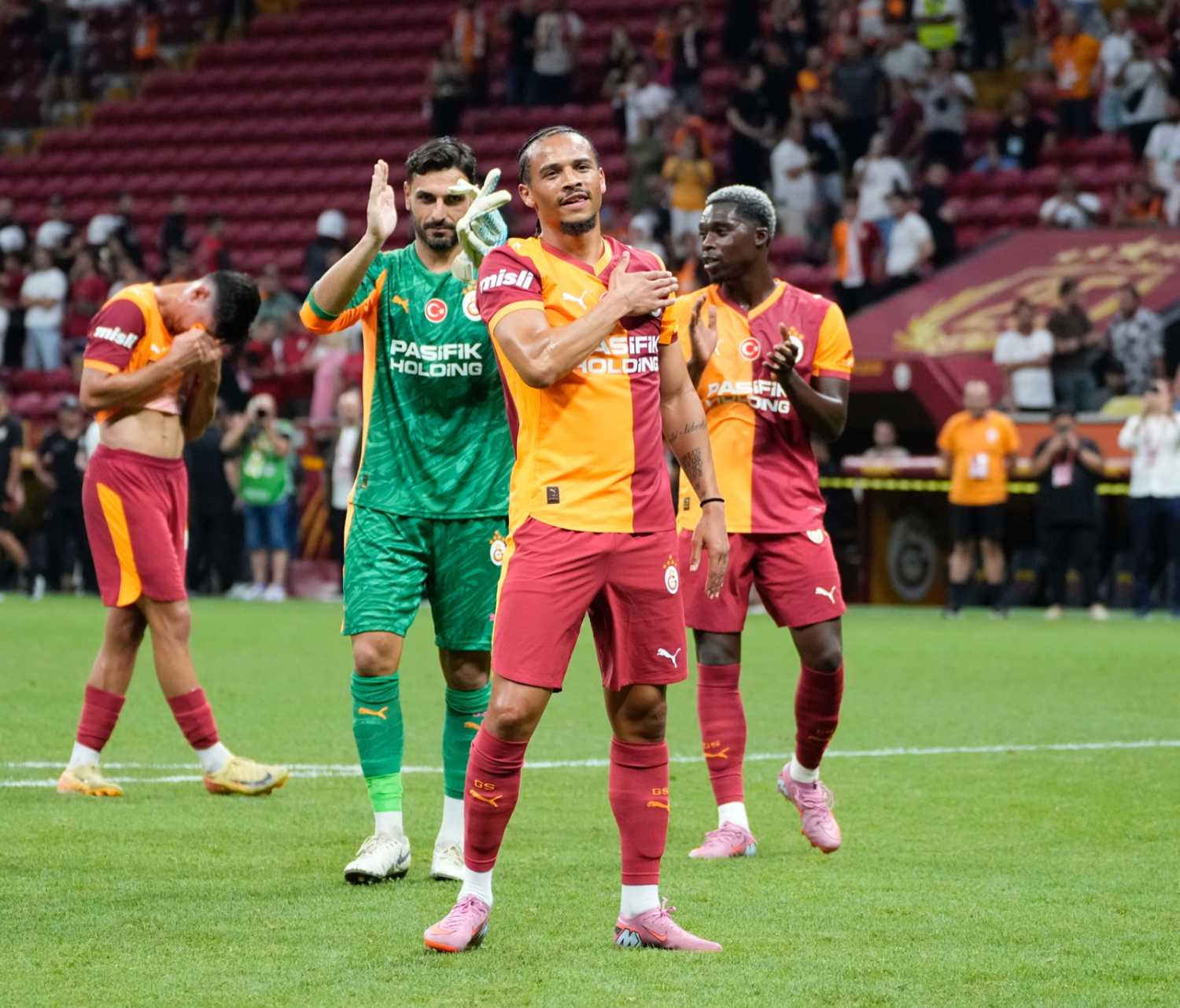Galatasaray’a Osimhen piyangosu! İşte imza töreninden beklenen gelir