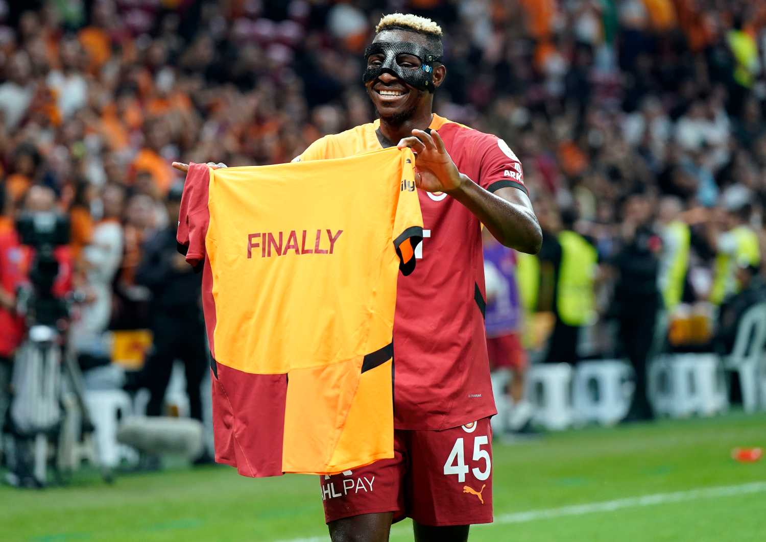 Galatasaray’a Osimhen piyangosu! İşte imza töreninden beklenen gelir