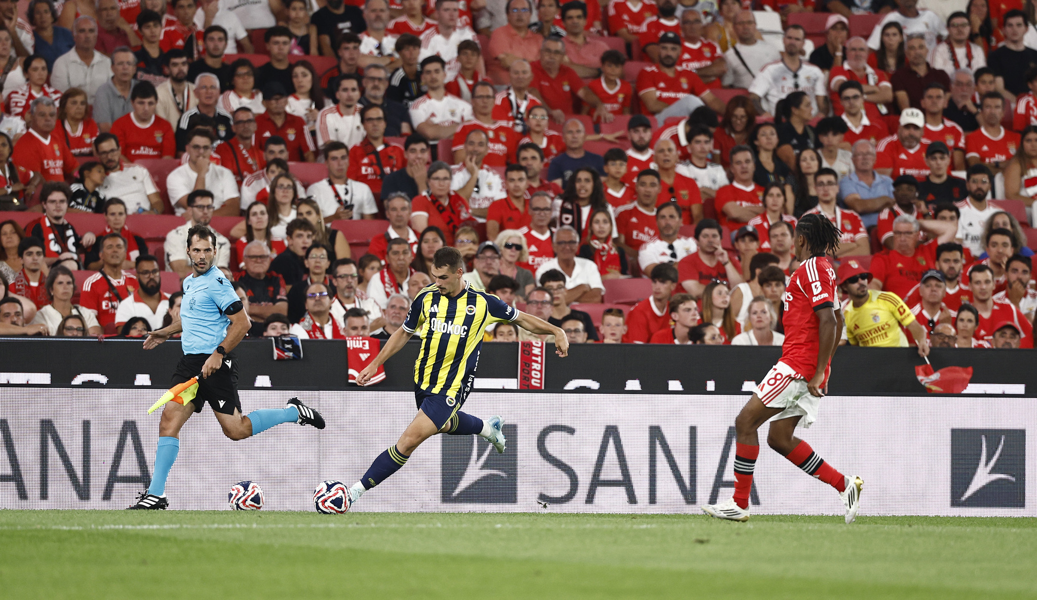TRANSFER HABERİ: Fenerbahçe’den eski Galatasaraylı’ya kanca!