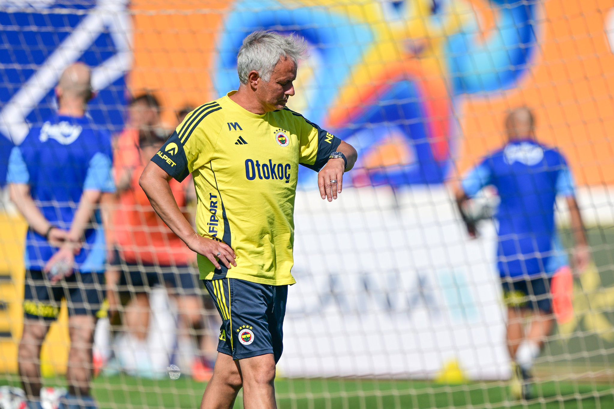 TRANSFER HABERLERİ: Fenerbahçe’ye dünya yıldızı sağ bek! Menajerlerden sürpriz teklif