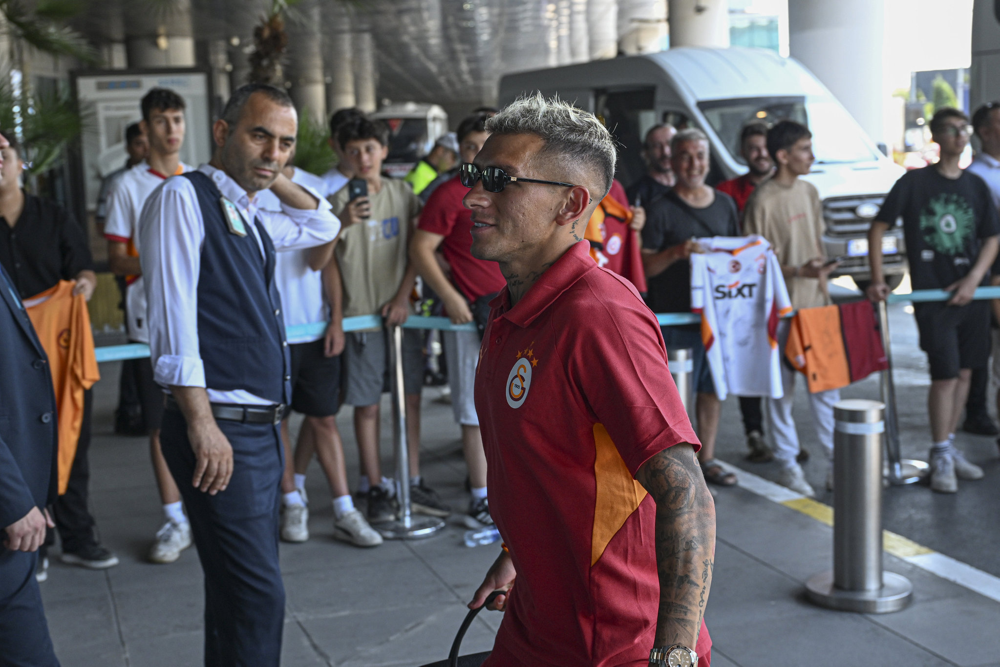 TRANSFER HABERLERİ: Galatasaray’da Torreira sürprizi! Menajeriden flaş hamle...