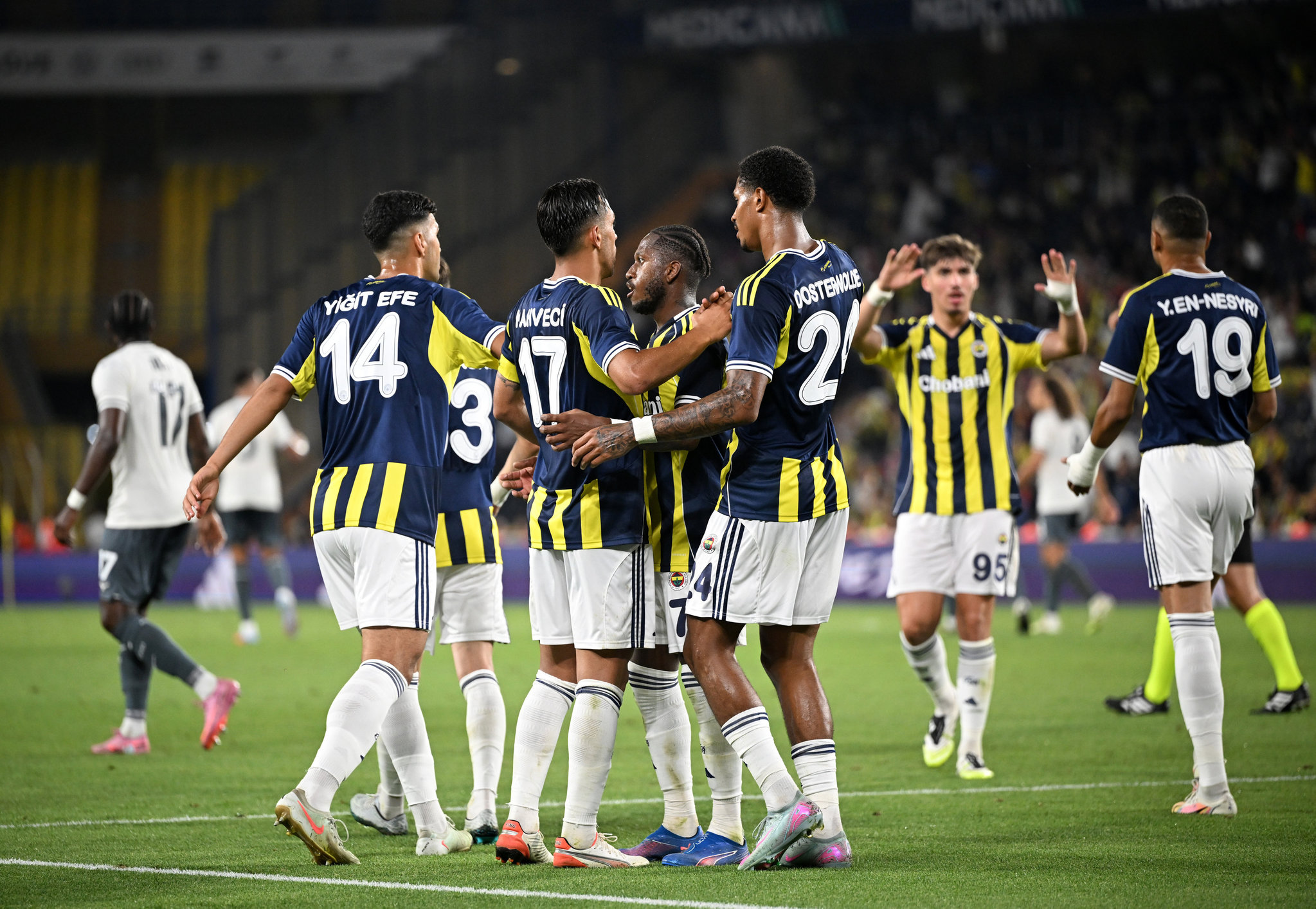 Fenerbahçe’ye Feyenoord maçı öncesi müjde!
