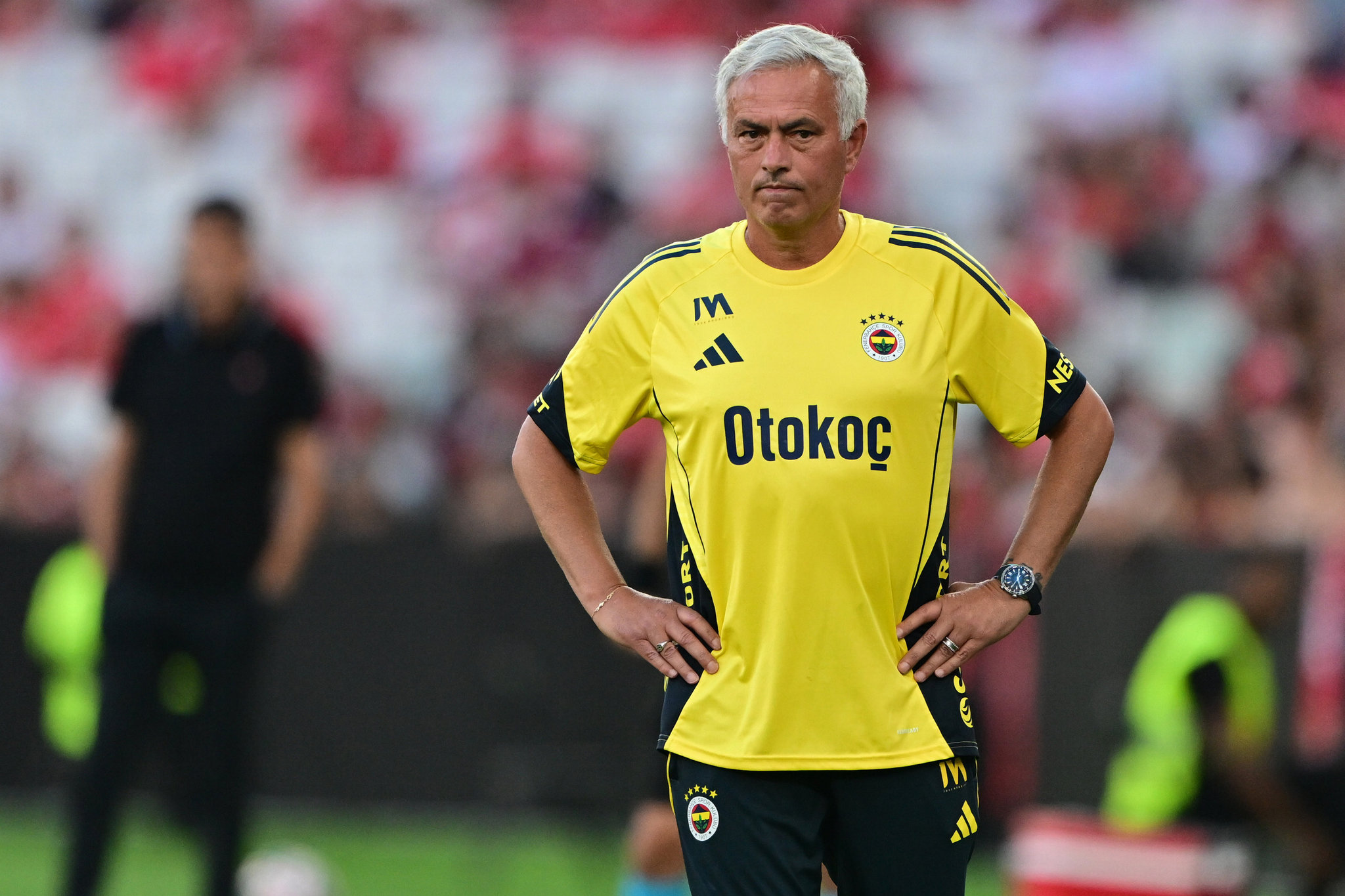 TRANSFER HABERLERİ: Fenerbahçeli yıldız için 35 milyon Euro teklif ettiler! Mourinho...