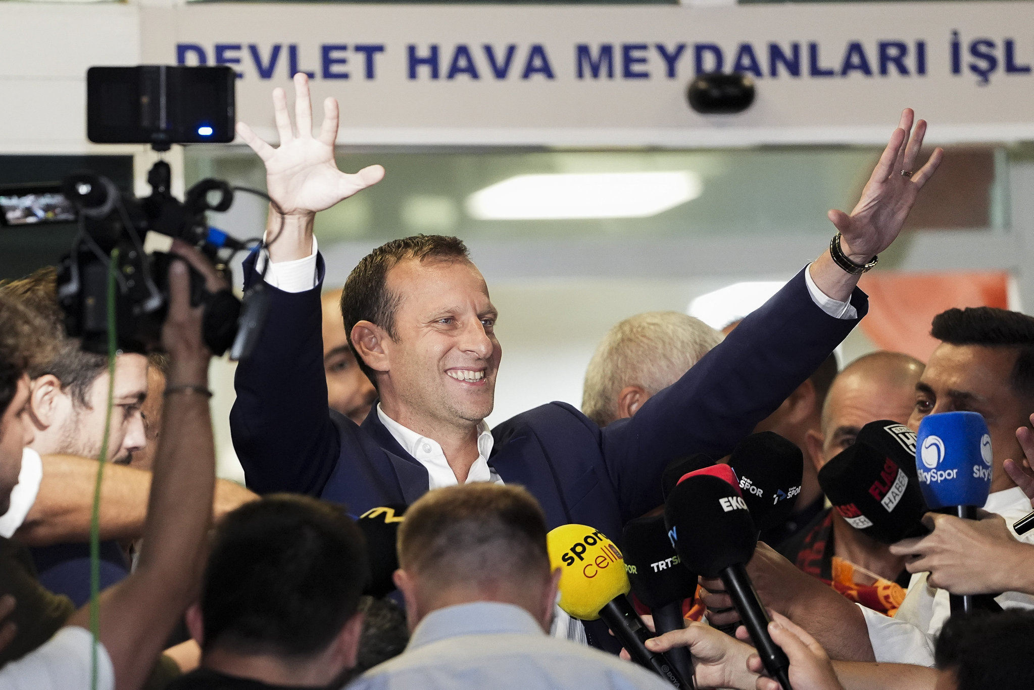 TRANSFER HABERİ: Galatasaray’dan Almanya harekatı! Cimbom 3 oyuncuyla ilgileniyor