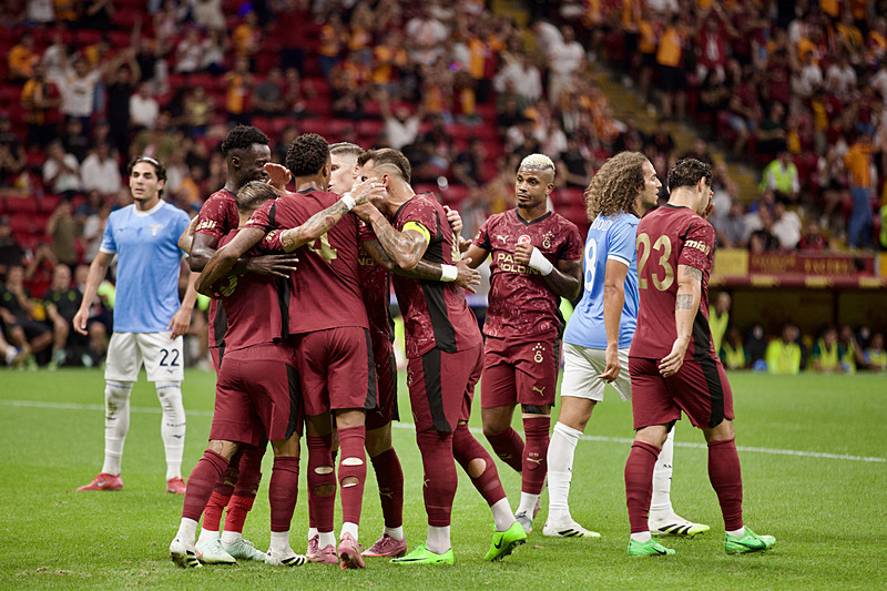 TRANSFER HABERİ: Galatasaray’ın yıldızına Manchester United’dan kanca!
