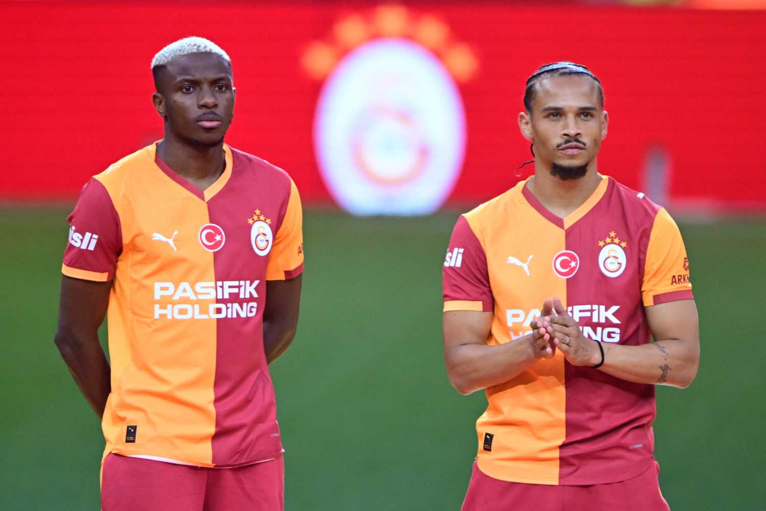 TRANSFER HABERİ: Galatasarayın yıldızına Ada’dan kanca! Resmi teklif...