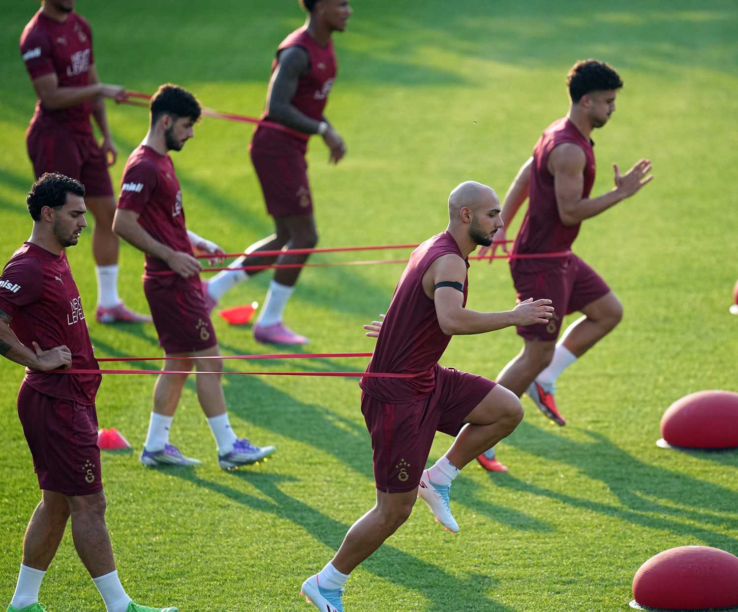 TRANSFER HABERİ: Galatasarayın yıldızına Ada’dan kanca! Resmi teklif...