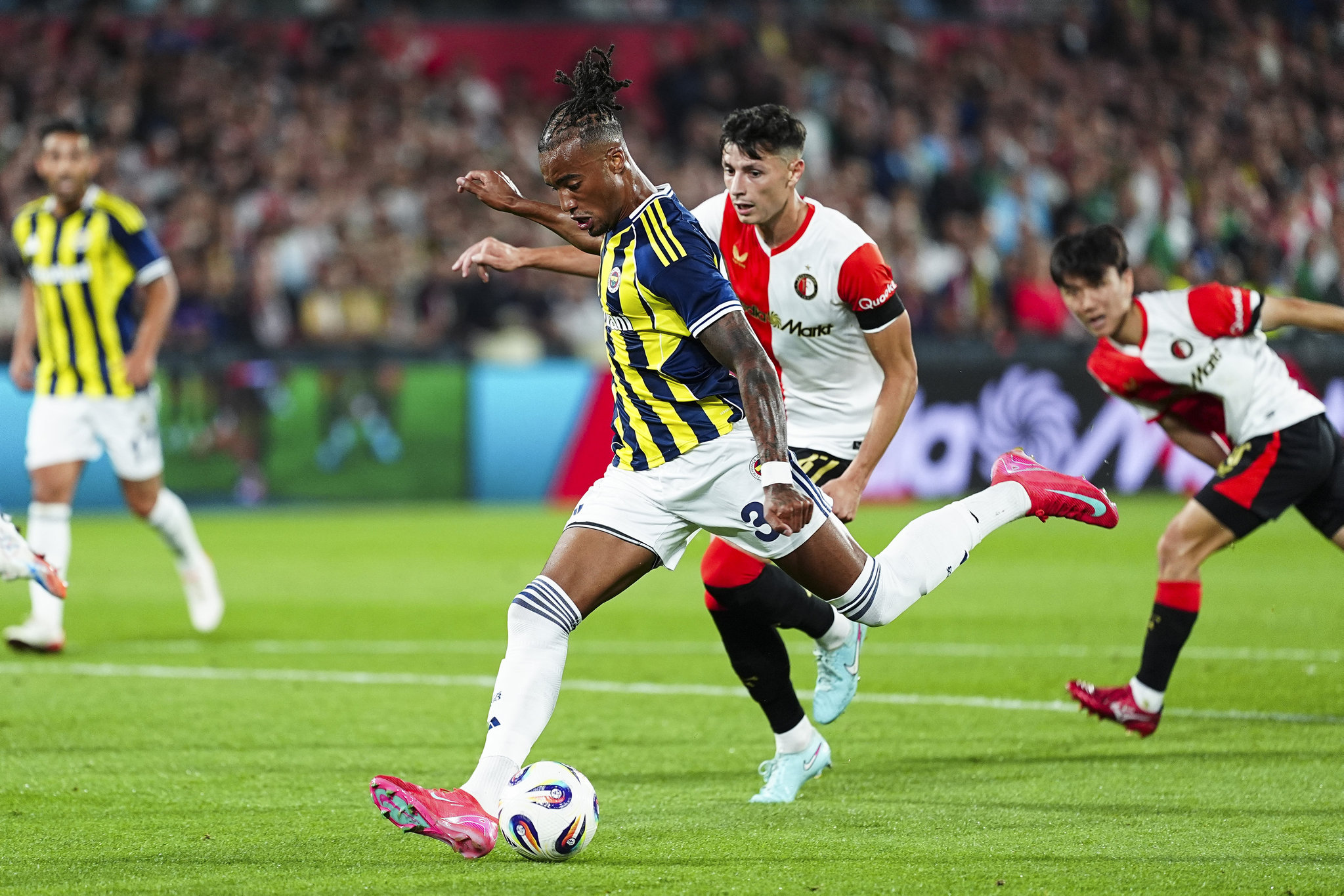 Fenerbahçe’de kırmızı alarm! Feyenoord maçı öncesi...