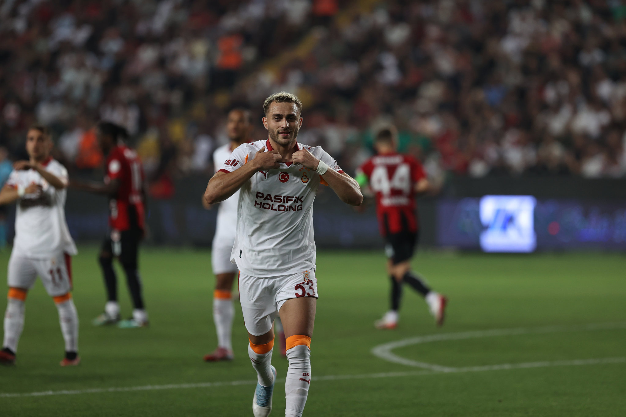 Galatasaray’ın kazandığı penaltılar doğru mu? Ahmet Çakar yorumladı!