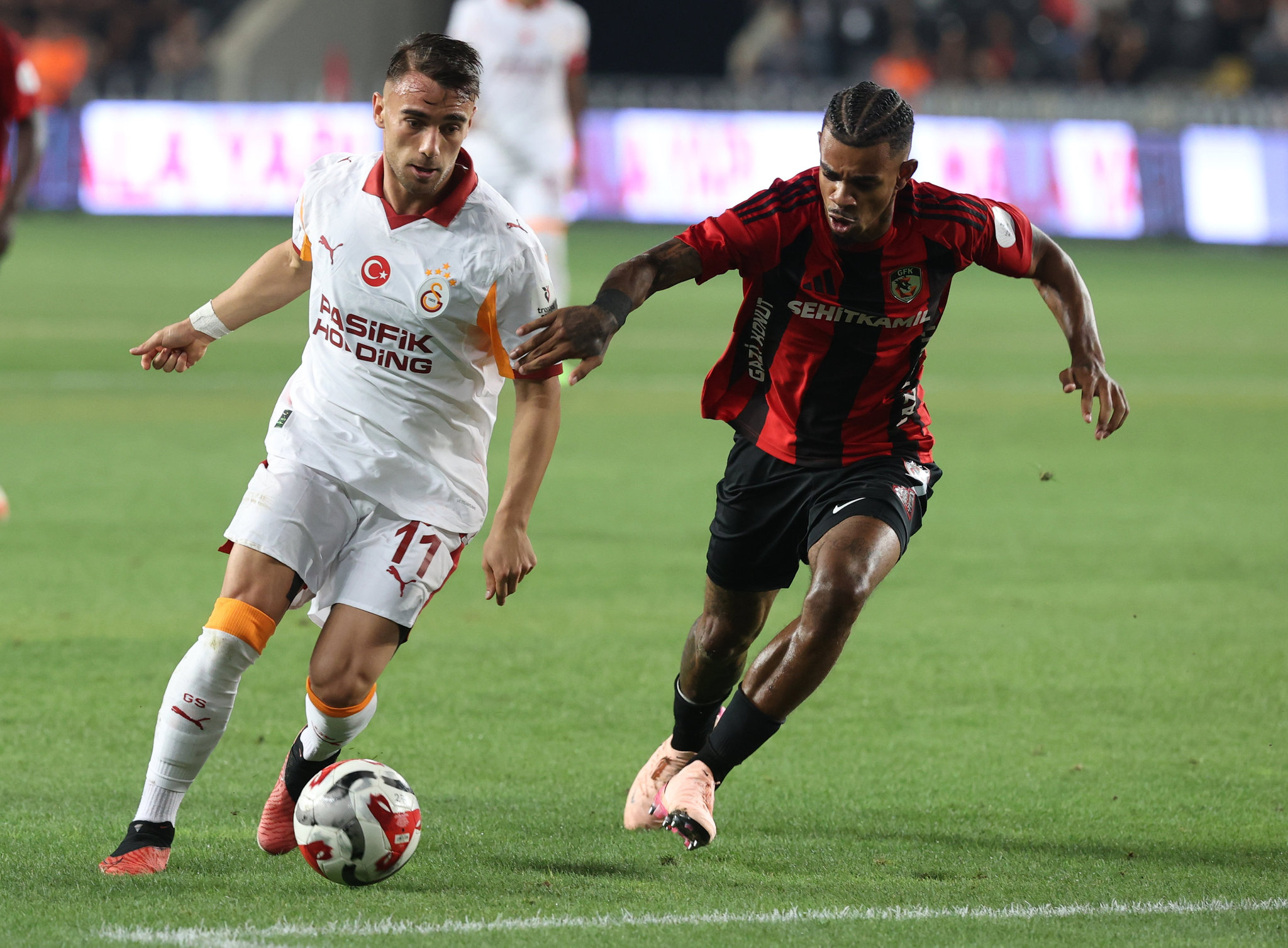 Galatasaray’ın kazandığı penaltılar doğru mu? Ahmet Çakar yorumladı!