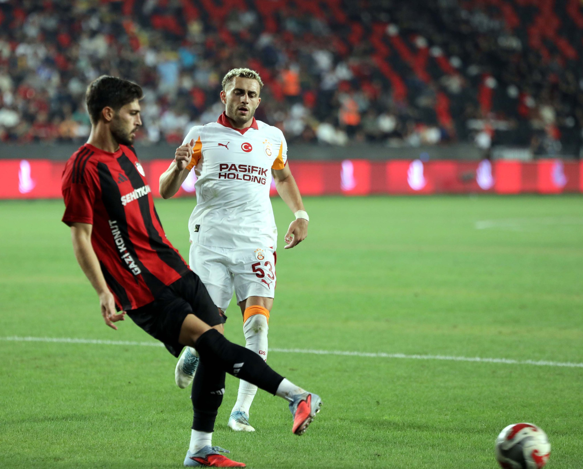 Galatasaray’ın kazandığı penaltılar doğru mu? Ahmet Çakar yorumladı!