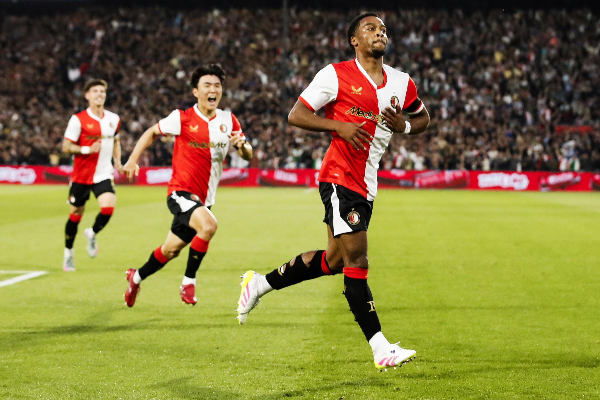 TRANSFER HABERİ: Fenerbahçe’den Feyenoord’lu yıldıza kanca! Bunu kimse beklemiyordu