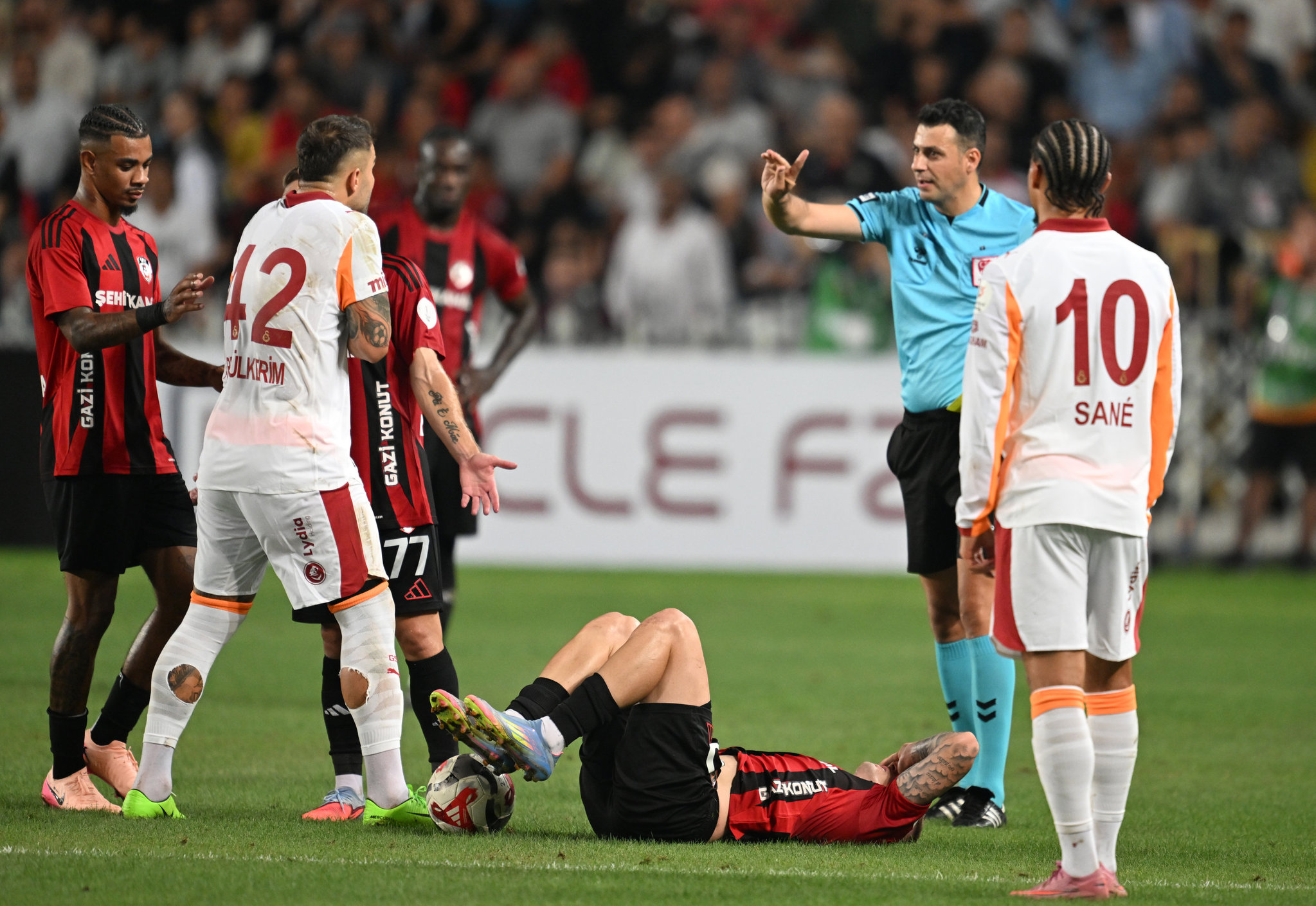 GALATASARAY HABERİ: Leroy Sane’den olay tepki! Gaziantep FK maçı sonrası...