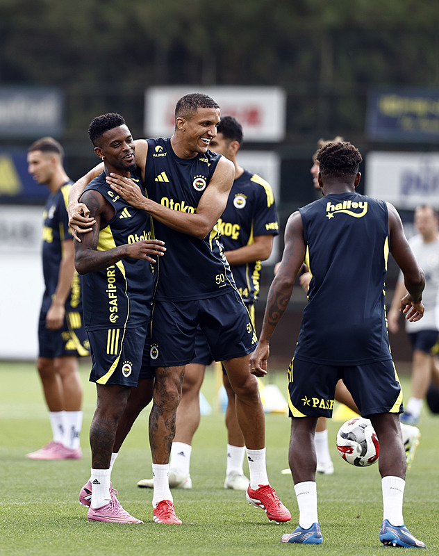 TRANSFER HABERİ: Fenerbahçe’den sürpriz 10 numara hamlesi! İşte bonservis bedeli