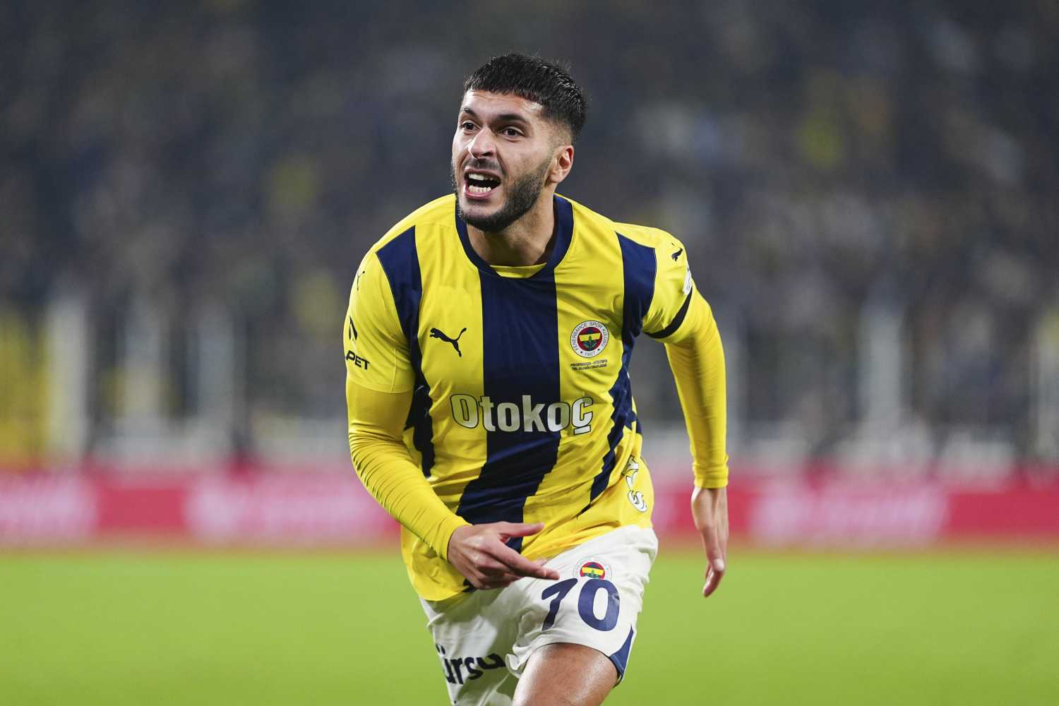 TRANSFER HABERİ: Fenerbahçe’de beklenmedik gelişme! Ayrılık kararı aldı
