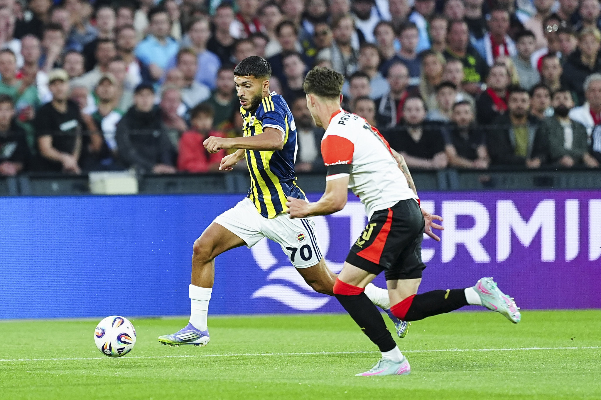 TRANSFER HABERİ: Fenerbahçe’de beklenmedik gelişme! Ayrılık kararı aldı